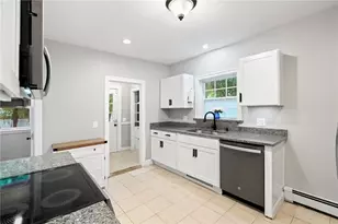1059 Narragansett Blvd, Cranston, RI 02905 - Photo 17