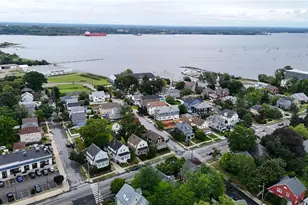 1059 Narragansett Blvd, Cranston, RI 02905 - Photo 3