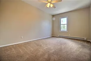 33 Railroad Ave, Westerly, RI 02891 - Photo 5