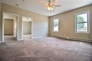 33 Railroad Ave, Westerly, RI 02891 - Photo 3