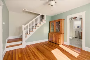 7 Warner Pl, Newport, RI 02840 - Photo 9