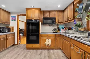 111 Olney Arnold Rd, Cranston, RI 02921 - Photo 15