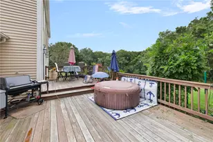 111 Olney Arnold Rd, Cranston, RI 02921 - Photo 37