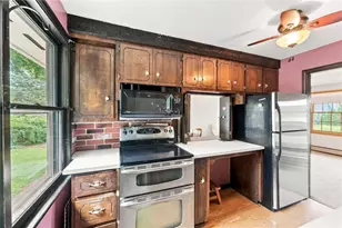 39 River St, Bristol, RI 02809 - Photo 15