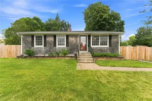 39 River St, Bristol, RI 02809 - Photo 1