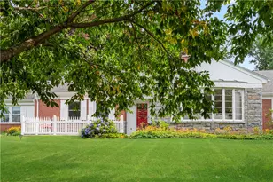 133 Tupelo Hill Dr, Cranston, RI 02920 - Photo 3
