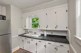 329 Glenwood Ave, Pawtucket, RI 02860 - Photo 5