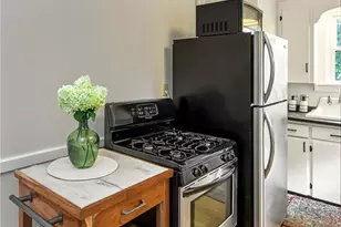 329 Glenwood Ave, Pawtucket, RI 02860 - Photo 7