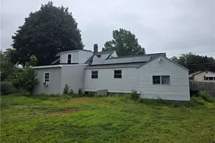 142 Rutland St, Woonsocket, RI 02895 - Photo 9