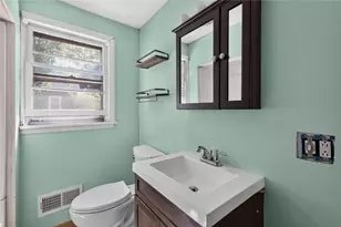 139 Andrews Ave, West Warwick, RI 02893 - Photo 15