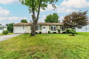 43 Topaz Dr, Warwick, RI 02818 - Photo 1