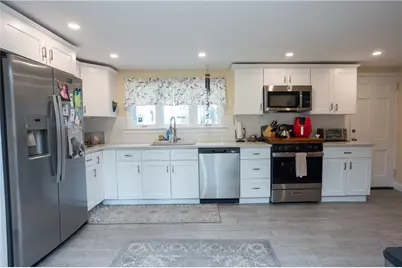 836 Main Road, Tiverton, RI 02878 - Photo 17