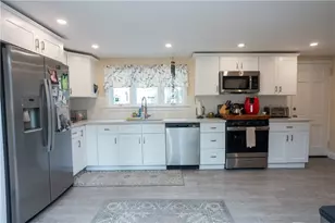 836 Main Rd, Tiverton, RI 02878 - Photo 17