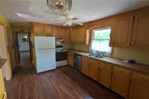 7 Charlotte Dr, Bristol, RI 02809 - Photo 11