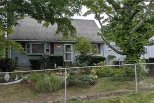7 Charlotte Dr, Bristol, RI 02809 - Photo 1