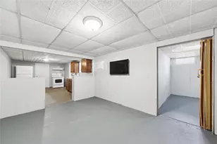 42 Roger Williams Ave, East Providence, RI 02916 - Photo 35