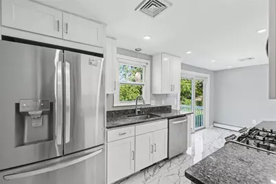 42 Roger Williams Avenue, East Providence, RI 02916 - Photo 21