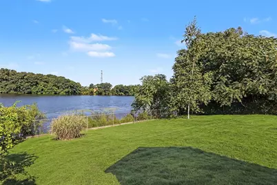 42 Roger Williams Avenue, East Providence, RI 02916 - Photo 5