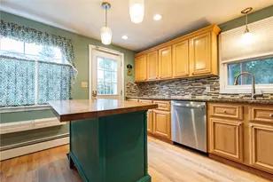 18 Woodcrest Dr, Johnston, RI 02919 - Photo 11