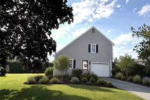 15 Statue Way, Portsmouth, RI 02871 - Photo 1