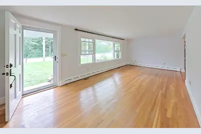 1290 West Main Road, Portsmouth, RI 02871 - Photo 3