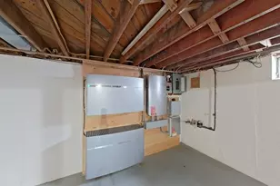 1290 W Main Rd, Portsmouth, RI 02871 - Photo 21