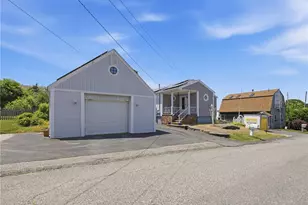201 Randolph Ave, Tiverton, RI 02878 - Photo 3