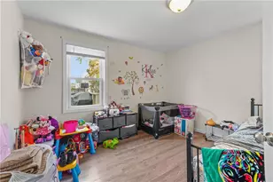 329 Plainfield St, Providence, RI 02909 - Photo 15
