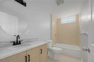 117 Englewood Ave, Pawtucket, RI 02860 - Photo 9