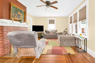 26 Gentian Ave, Providence, RI 02908 - Photo 15