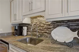 109 Church St, Newport, RI 02840 - Photo 15