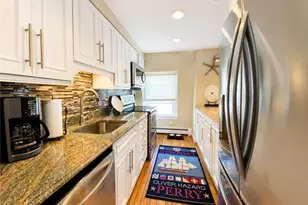 109 Church St, Newport, RI 02840 - Photo 9