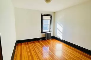 10 Arlington St, East Providence, RI 02914 - Photo 9