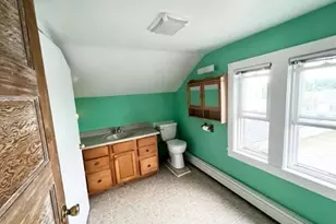 10 Hammond St, Newport, RI 02840 - Photo 17