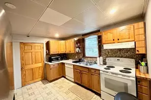 10 Hammond St, Newport, RI 02840 - Photo 1