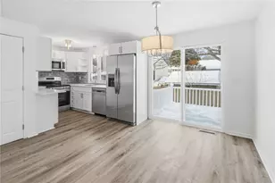 23 Benefit St, Warwick, RI 02886 - Photo 11