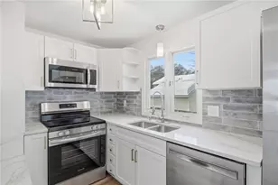 23 Benefit St, Warwick, RI 02886 - Photo 13
