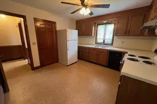 24 Garfield Ave, Bristol, RI 02809 - Photo 3