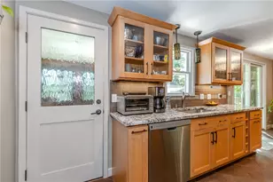108 Elmwood Dr, North Kingstown, RI 02852 - Photo 9