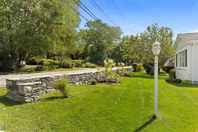 331 Third Beach Road, Middletown, RI 02842 - Photo 5