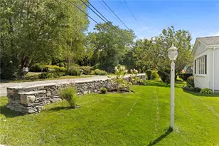 331 3rd Beach Rd, Middletown, RI 02842 - Photo 5