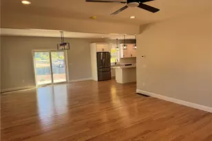 443 Seven Mile Rd, Cranston, RI 02831 - Photo 9