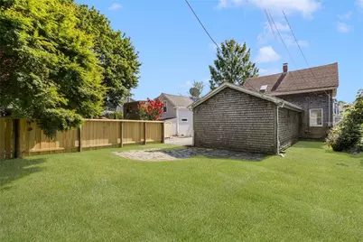 75 Tilden Avenue, Newport, RI 02840 - Photo 31