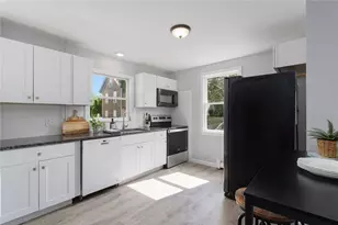 75 Tilden Ave, Newport, RI 02840 - Photo 13