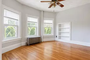 225 Hunts Ave, Pawtucket, RI 02861 - Photo 11