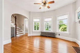225 Hunts Ave, Pawtucket, RI 02861 - Photo 7