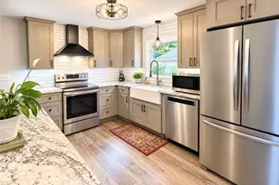 20 New York Ave, Cumberland, RI 02864 - Photo 5