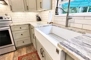 20 New York Ave, Cumberland, RI 02864 - Photo 9