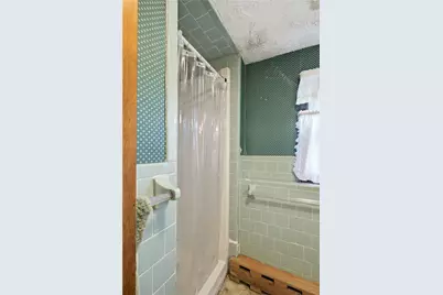 18 Continental Drive, Middletown, RI 02842 - Photo 25