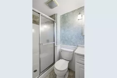 18 Continental Drive, Middletown, RI 02842 - Photo 23